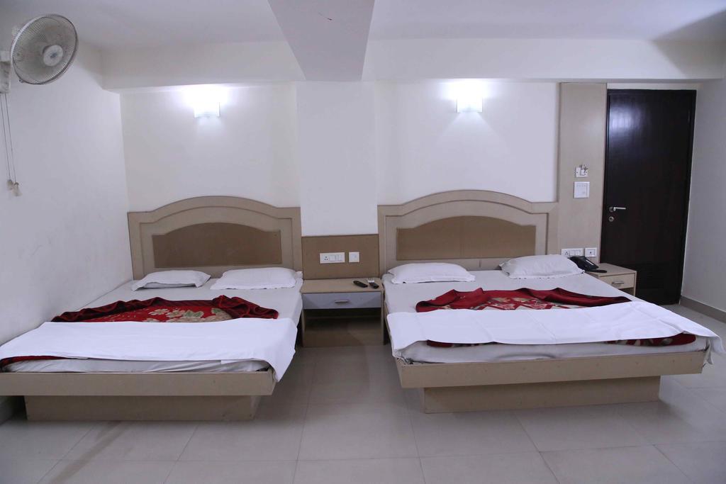 Hotel Durga International New Delhi Rom bilde